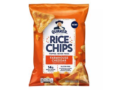 Chips de arroz Queker con queso cheddar de granja 5,5 oz